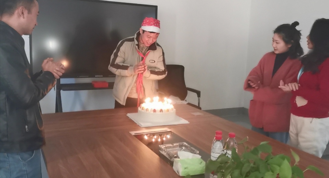 昆山91视频官网APP生日會與感恩節相遇
